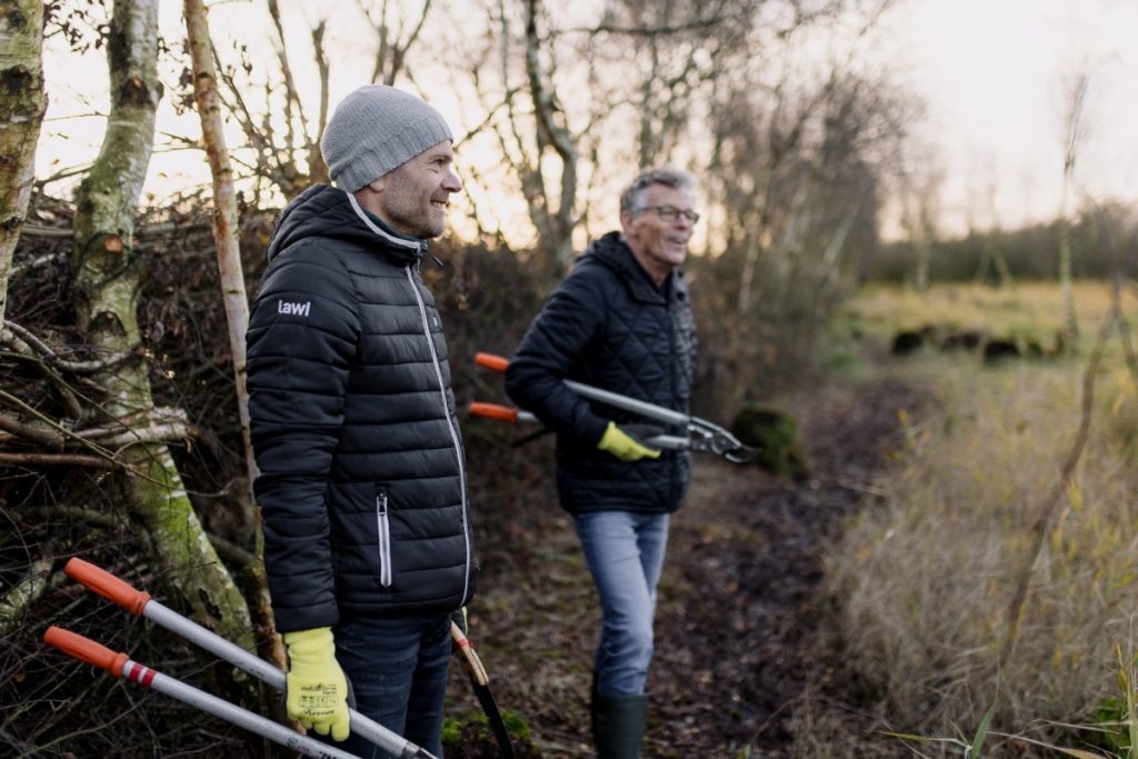 24611-Snoeiwerkzaamheden-met-vrijwilligers@Marleen-Annema-Fotografie